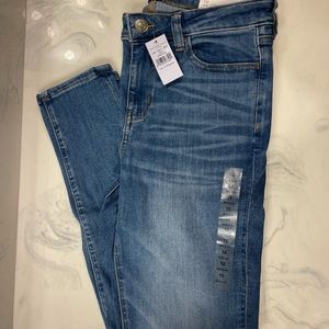 American Eagle Mid Rise Jegging. Brand New.